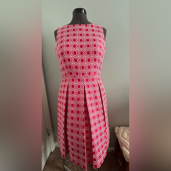 Tahari Dresses & Skirts - Tahari - Hot Pink White Geo Brocade Pleated Flare Dress